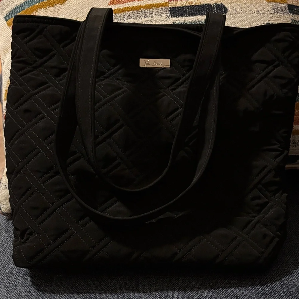 Vera Bradley Black Microfiber Large Quilted Tote BNOT NEVER USED - Picture 15 of 16